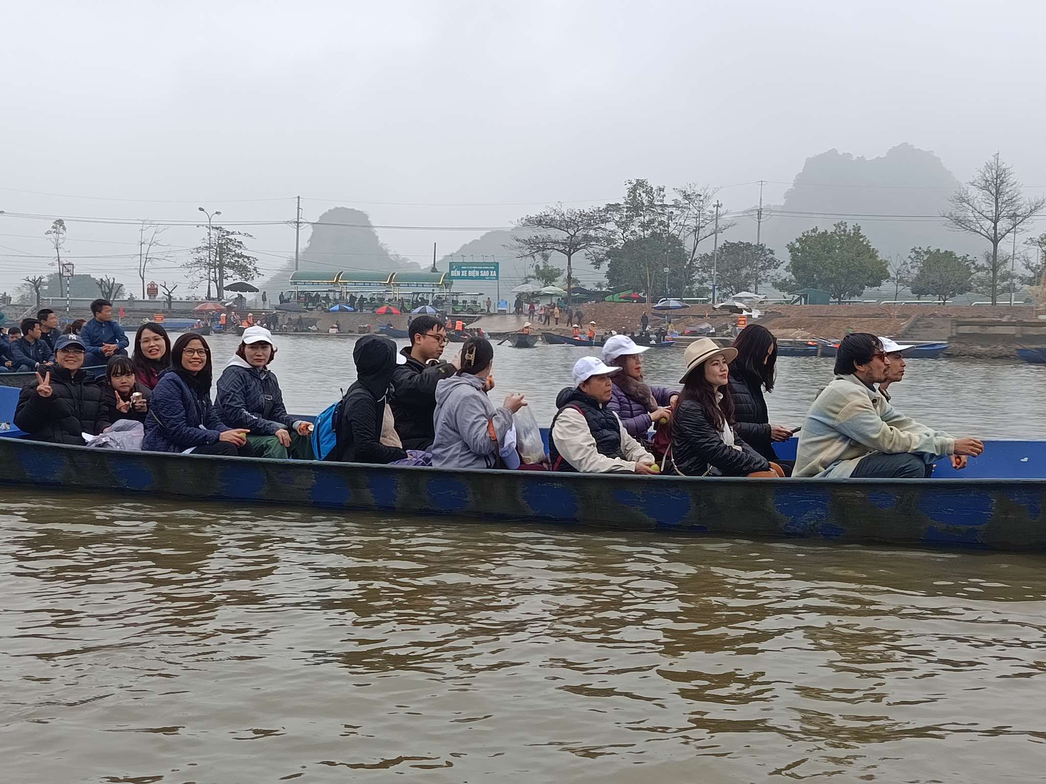 du xuân đầu năm tại chùa hương của công ty thắng lợi 2 du xuân đầu năm tại chùa hương của công ty thắng lợi 2