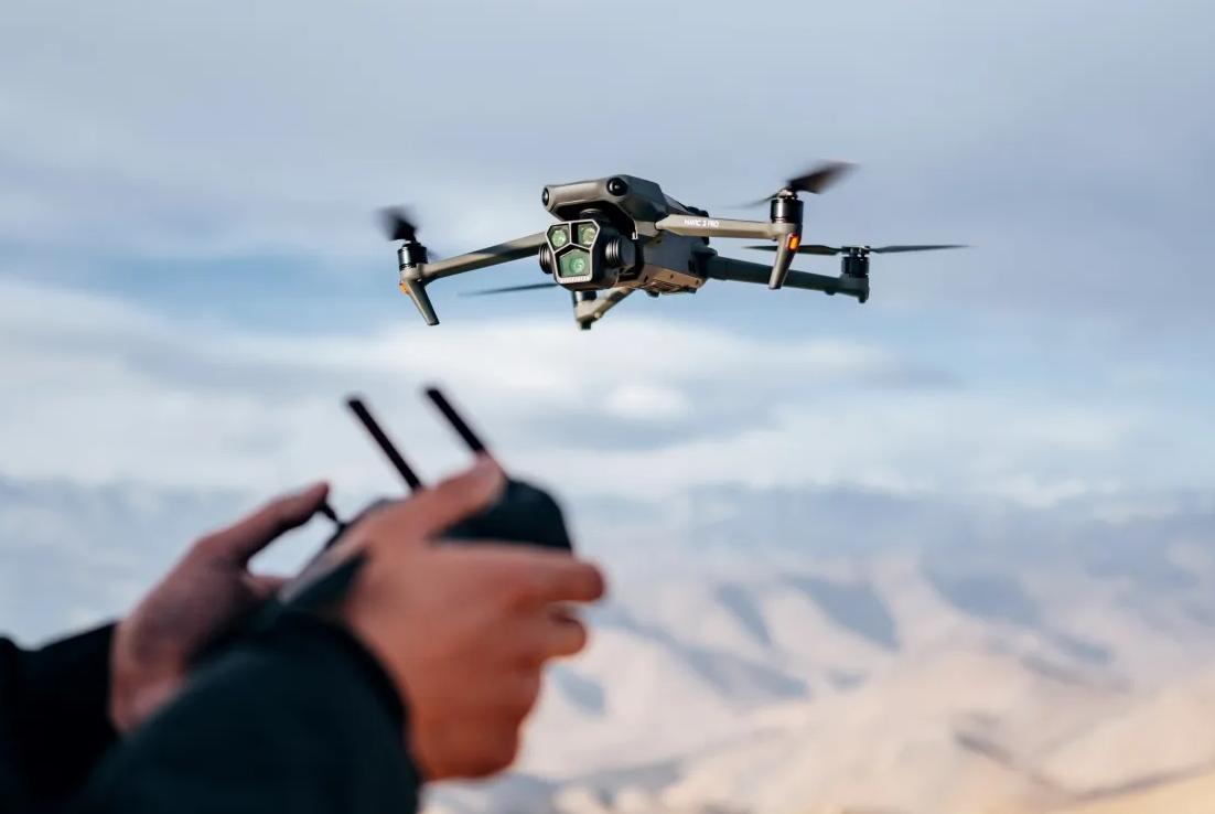 máy bay không ngưới lái hãng dji 4 máy bay không ngưới lái hãng dji 4