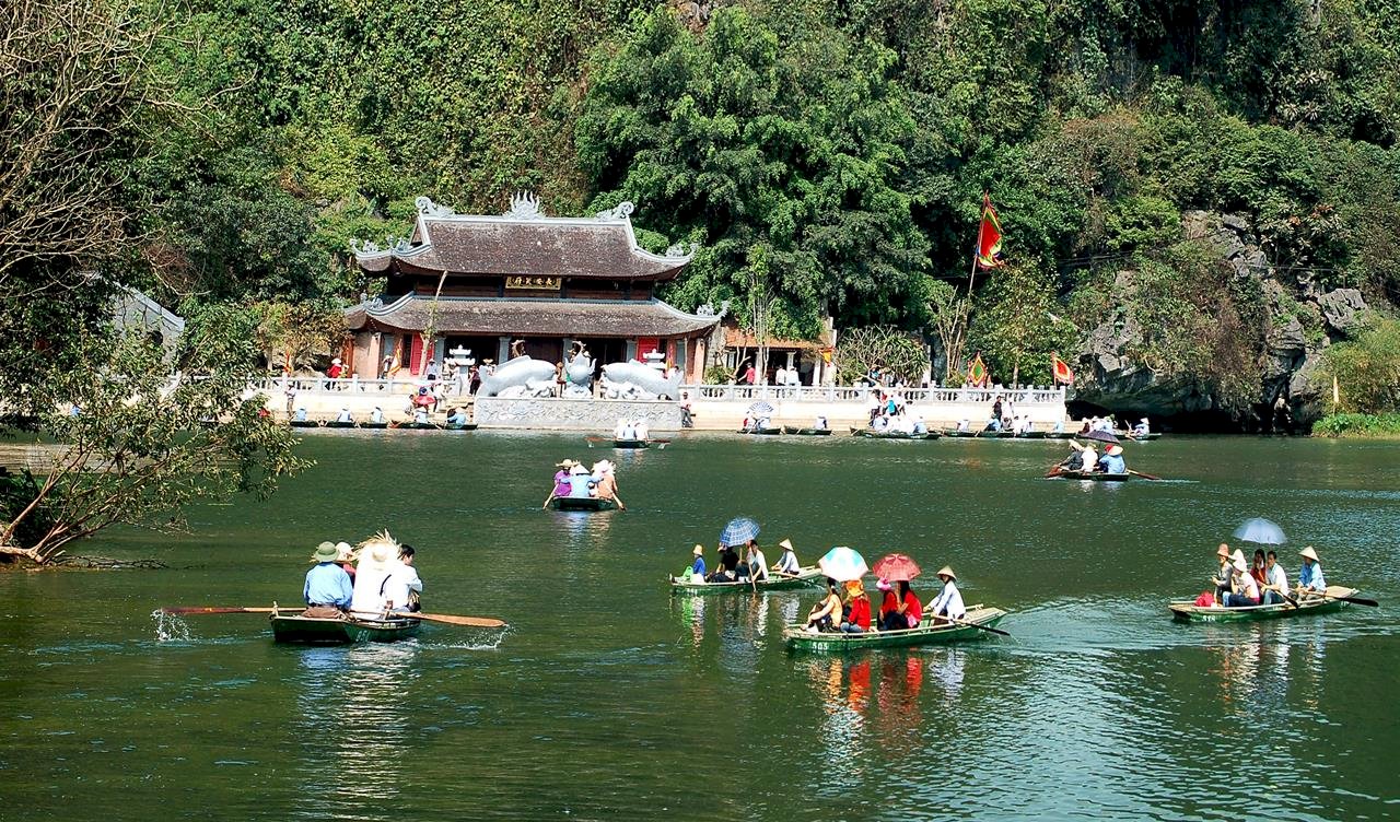 du xuân đầu năm tại chùa hương của công ty thắng lợi 7 du xuân đầu năm tại chùa hương của công ty thắng lợi 7