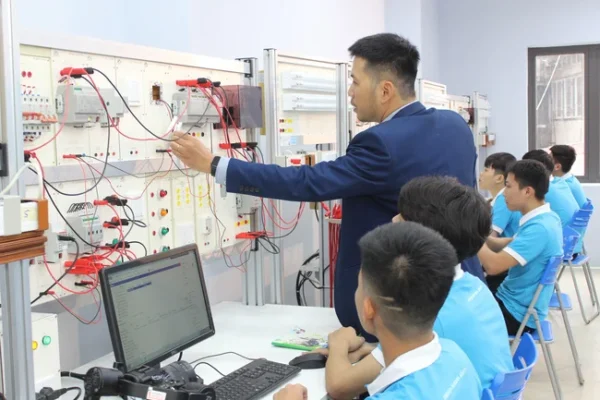 thiết bị đào tạo 1