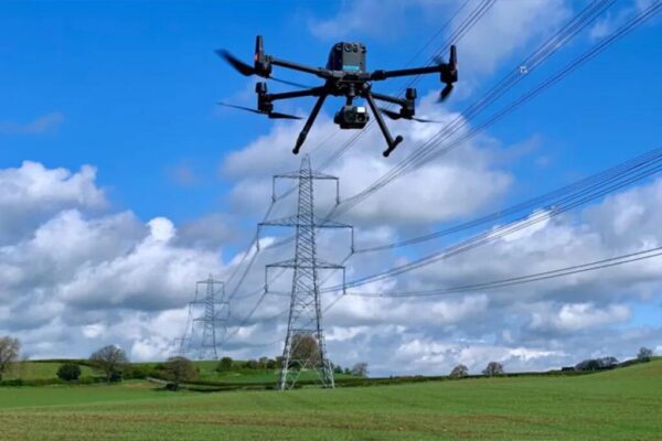 kiểm tra đường dây điện bằng Drone mang lại nhiều ưu điểm kiểm tra đường dây điện bằng Drone mang lại nhiều ưu điểm